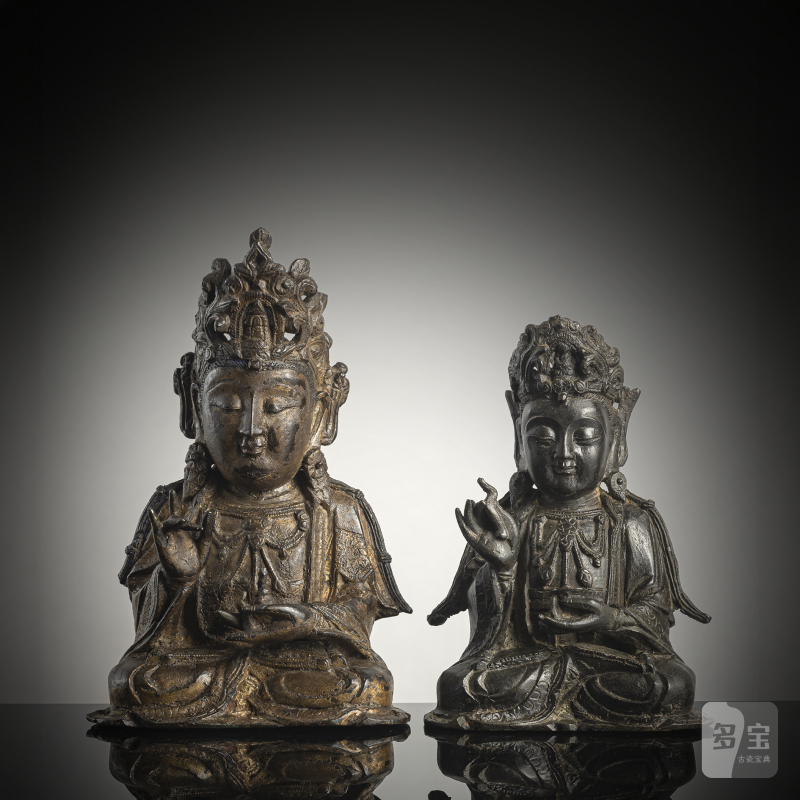 Two bronzes figures of seated Guanyin